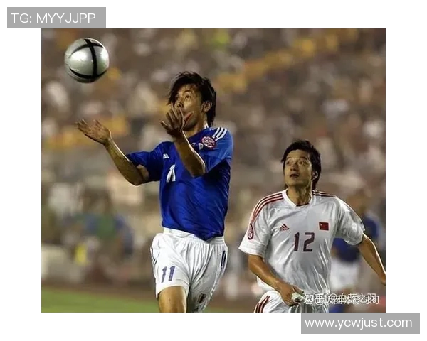 亚洲杯足球球星卡市场价格分析及收藏价值探讨