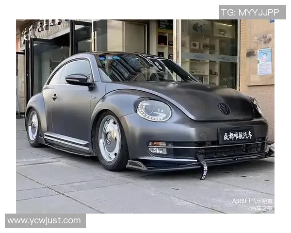 开甲壳虫车的足球明星是谁 他与球场的传奇故事揭秘